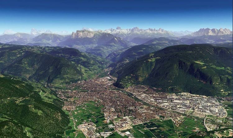 FSC news MTGS330 G1000 Dolomiti 3D Bolzano valley 1